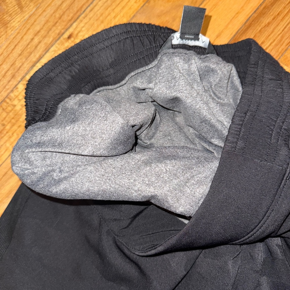Athleta Women’s Black Camo Pants - Picture 4 of 7